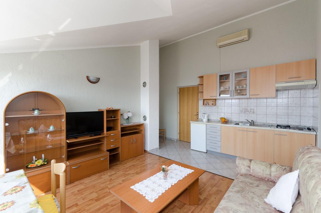 Apartments Krunoslav Punat Exterior foto