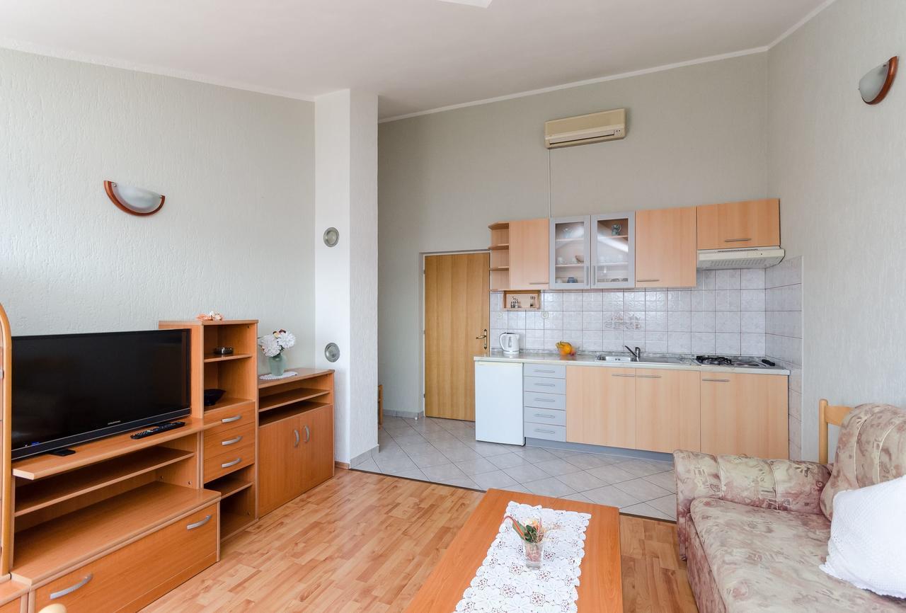 Apartments Krunoslav Punat Exterior foto